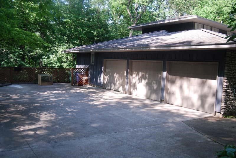 driveway house in Richmond